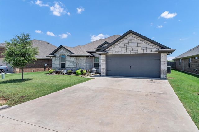 540 Clearwater Place, Granbury, TX 76049