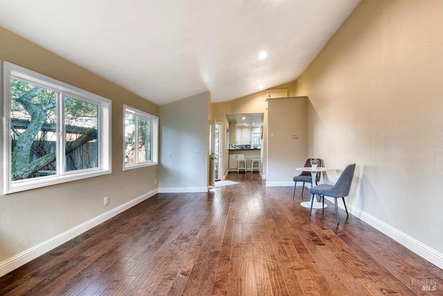 101 H Ln, Novato, CA 94945