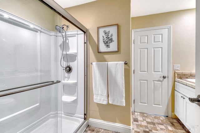 101 H Ln, Novato, CA 94945