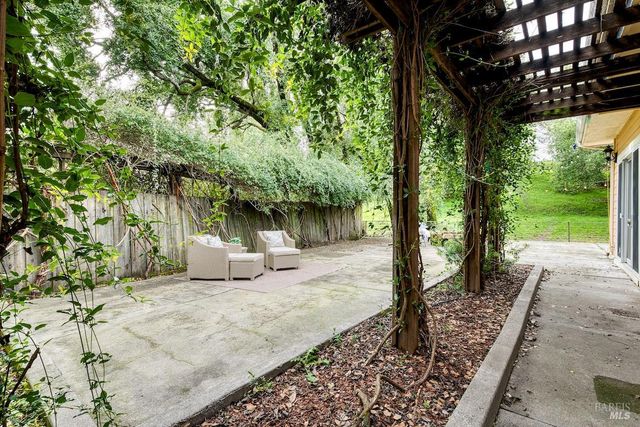 101 H Ln, Novato, CA 94945