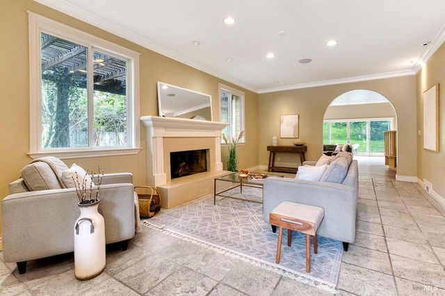 101 H Ln, Novato, CA 94945