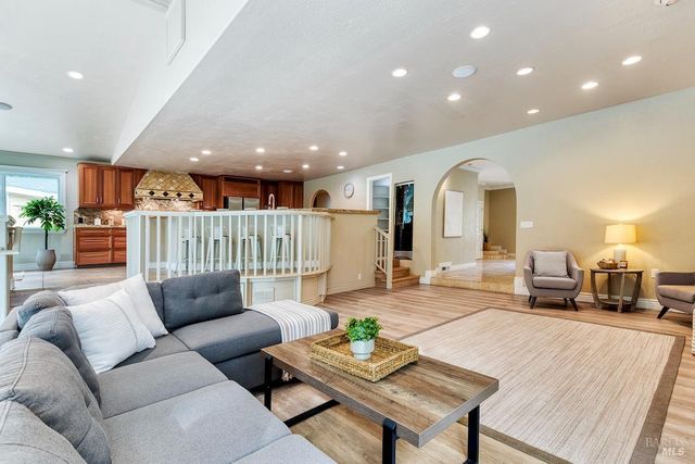 101 H Ln, Novato, CA 94945