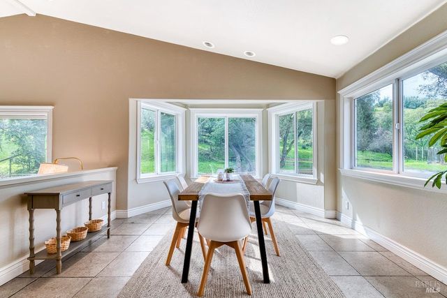 101 H Ln, Novato, CA 94945