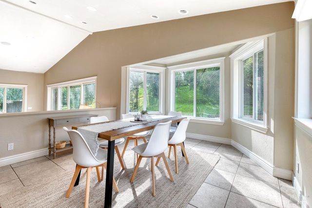 101 H Ln, Novato, CA 94945