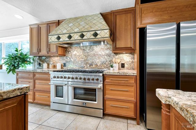 101 H Ln, Novato, CA 94945