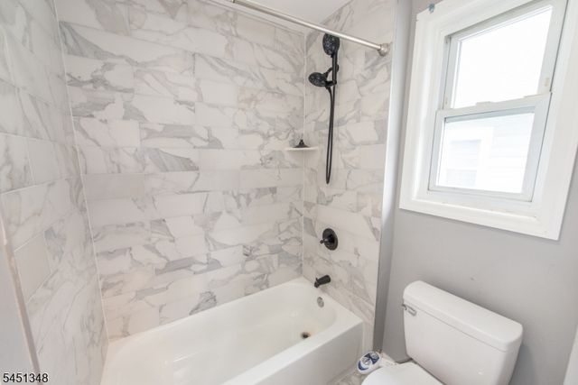 22 Comfort Pl, Clifton City, NJ 07011