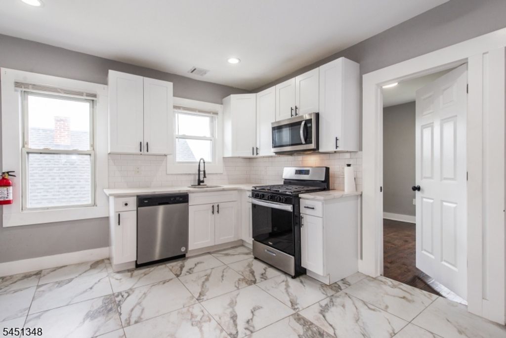 22 Comfort Pl, Clifton City, NJ 07011 — photo 5