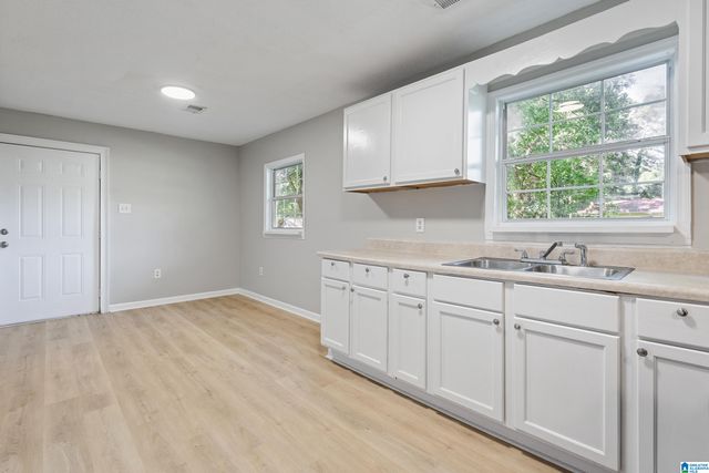 1421 26TH AVENUE, Hueytown, AL 35023