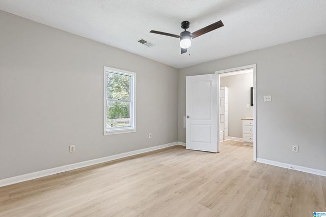 1421 26TH AVENUE, Hueytown, AL 35023