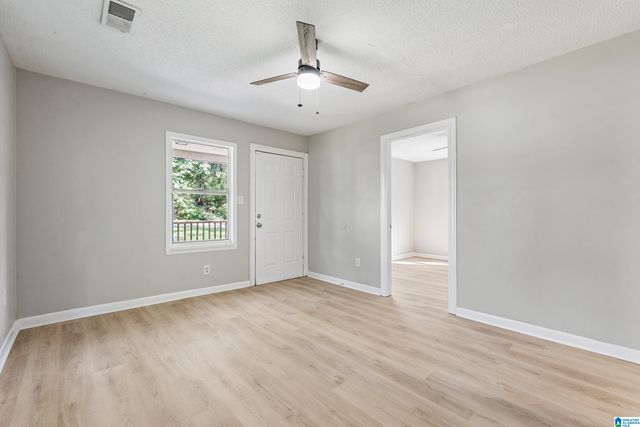 1421 26TH AVENUE, Hueytown, AL 35023