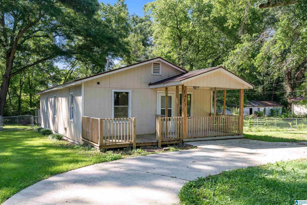 1421 26TH AVENUE, Hueytown, AL 35023