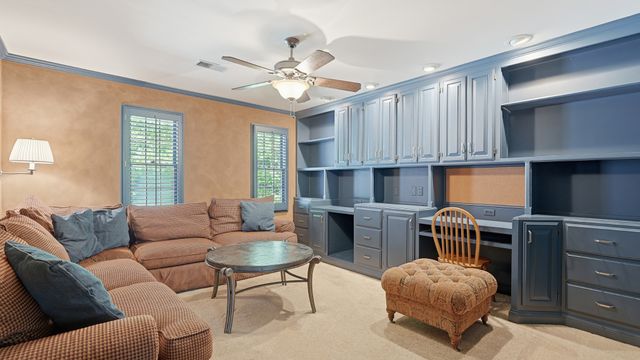 100 Qualls Ct, Springfield, TN 37172