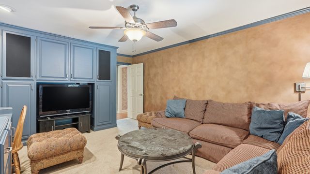 100 Qualls Ct, Springfield, TN 37172