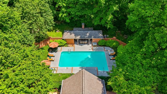 100 Qualls Ct, Springfield, TN 37172