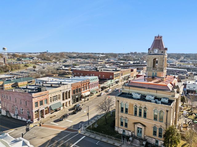 100 Qualls Ct, Springfield, TN 37172