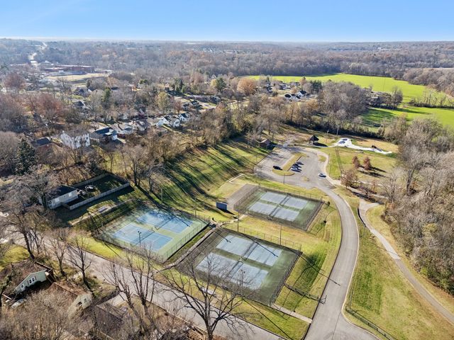 100 Qualls Ct, Springfield, TN 37172