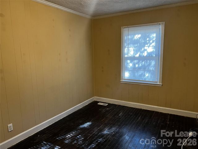 107 Turner Avenue N, Charlotte, NC 28216