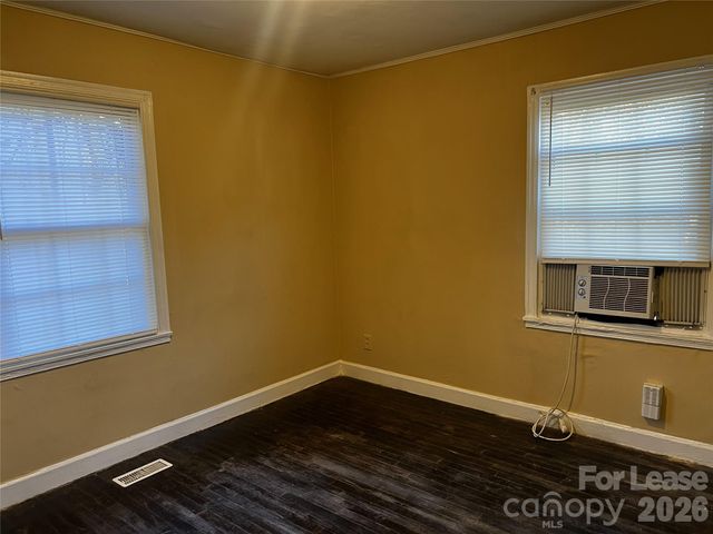 107 Turner Avenue N, Charlotte, NC 28216