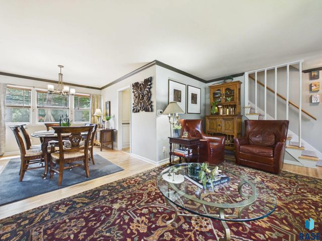 2021 W 20th St Street, Sioux Falls, SD 57105