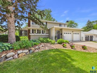 2021 W 20th St Street, Sioux Falls, SD 57105