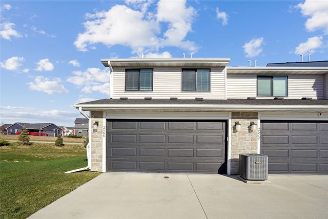 2666 SE Osier Avenue, West Des Moines, IA 50265