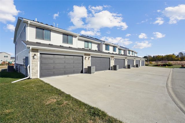 2666 SE Osier Avenue, West Des Moines, IA 50265