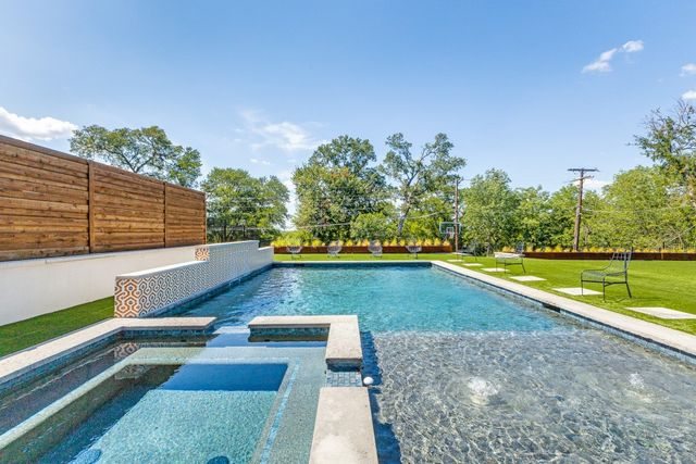 9755 Van Dyke Road, Dallas, TX 75218