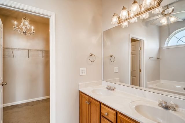 1713 Jimmy Cv, La Vergne, TN 37086