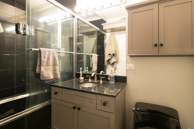 1546 N Orleans Street 407, Chicago, IL 60610