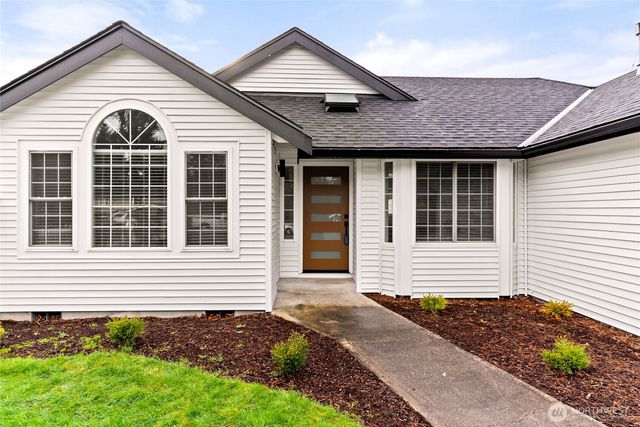 10618 100th Street SW, Tacoma, WA 98498