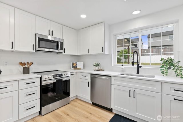 10618 100th Street SW, Tacoma, WA 98498