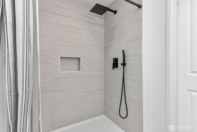 10618 100th Street SW, Tacoma, WA 98498