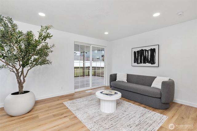 10618 100th Street SW, Tacoma, WA 98498