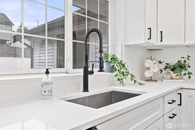 10618 100th Street SW, Tacoma, WA 98498