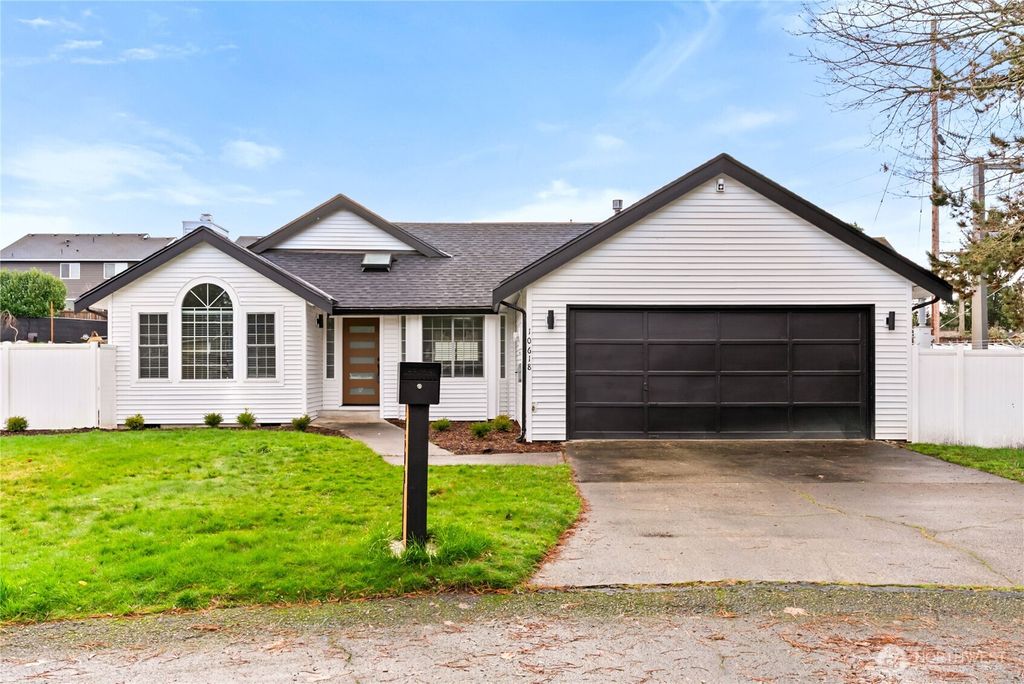 10618 100th Street SW, Tacoma, WA 98498