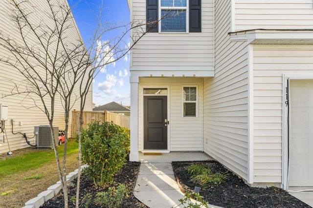 119 Green Passage Lane, Summerville, SC 29486
