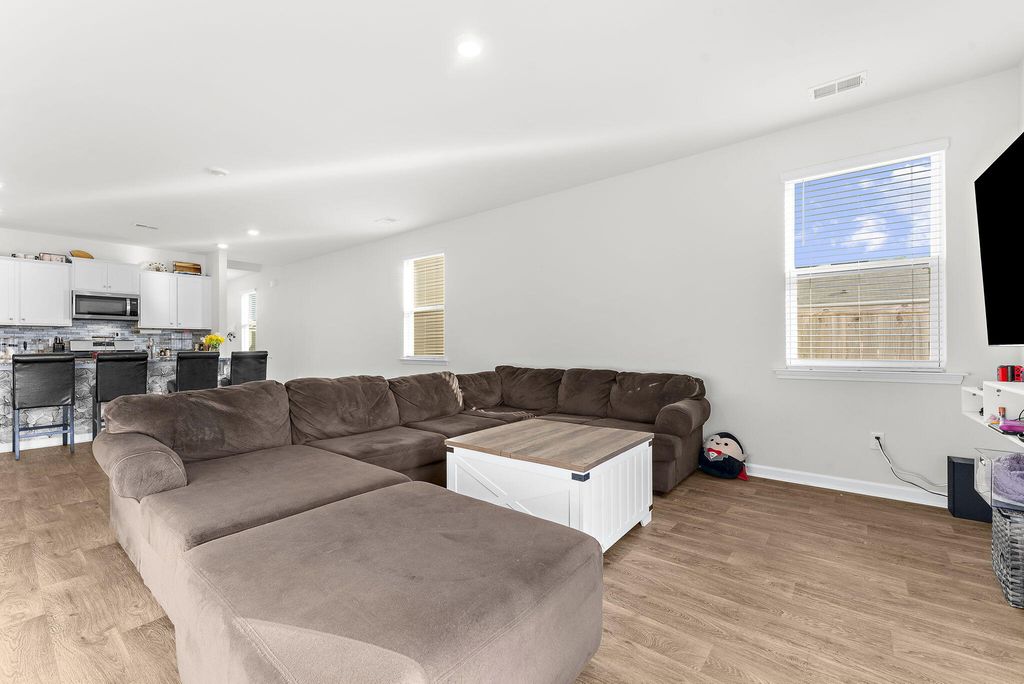 Image 14 of property listing at 119 Green Passage Lane, Summerville, SC 29486