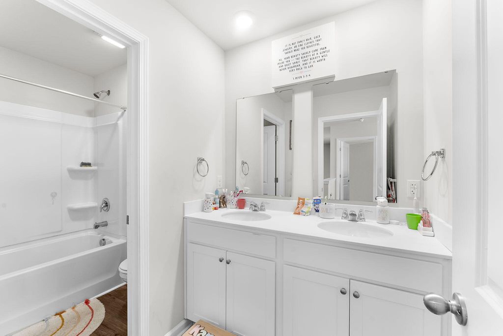 Image 25 of property listing at 119 Green Passage Lane, Summerville, SC 29486