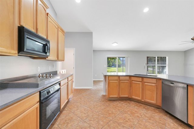 4928 E LAKE COVE BOULEVARD, St Cloud, FL 34771