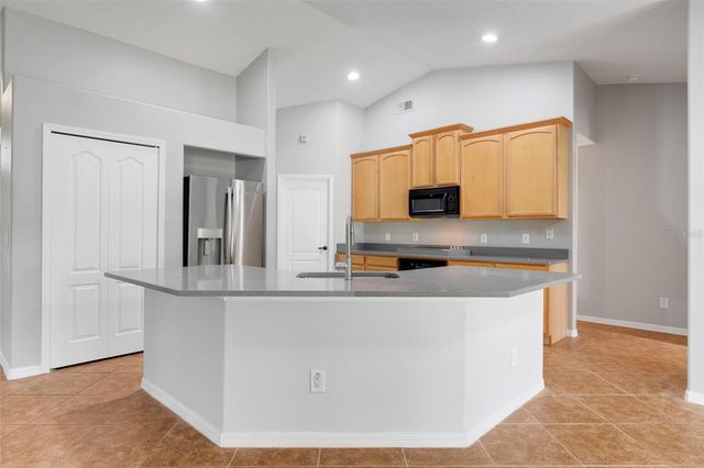 4928 E LAKE COVE BOULEVARD, St Cloud, FL 34771