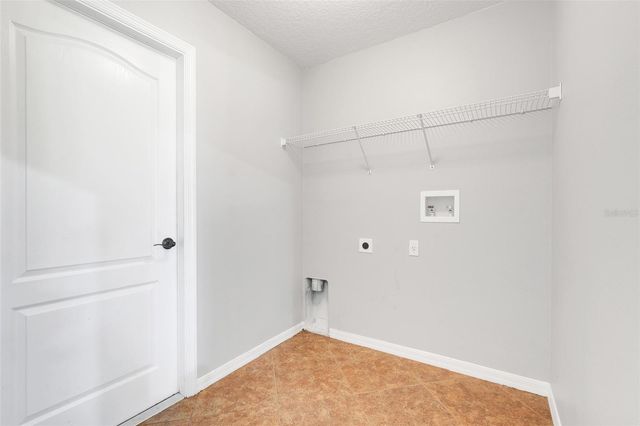 4928 E LAKE COVE BOULEVARD, St Cloud, FL 34771