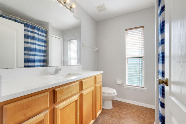 4928 E LAKE COVE BOULEVARD, St Cloud, FL 34771