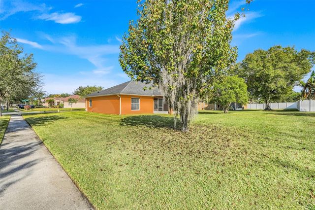 4928 E LAKE COVE BOULEVARD, St Cloud, FL 34771