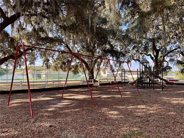 4928 E LAKE COVE BOULEVARD, St Cloud, FL 34771