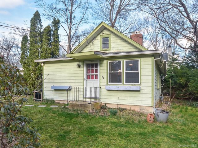 67 Glenlawn Avenue Cottage, Sea Cliff, NY 11579