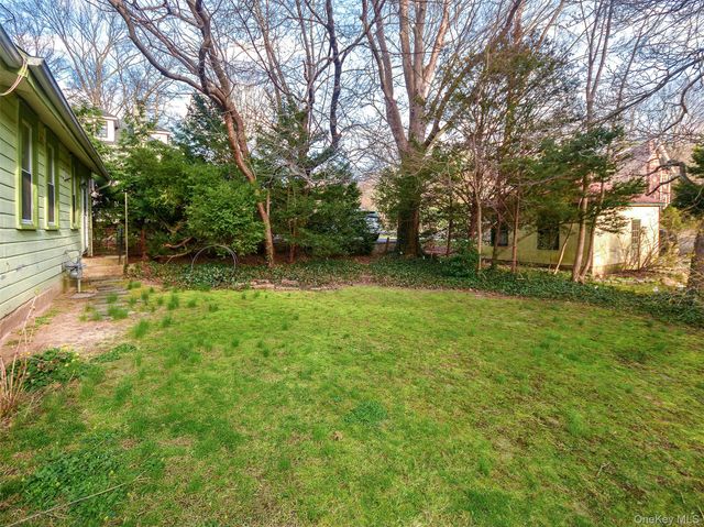 67 Glenlawn Avenue Cottage, Sea Cliff, NY 11579