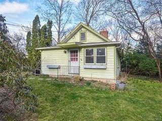 67 Glenlawn Avenue Cottage, Sea Cliff, NY 11579