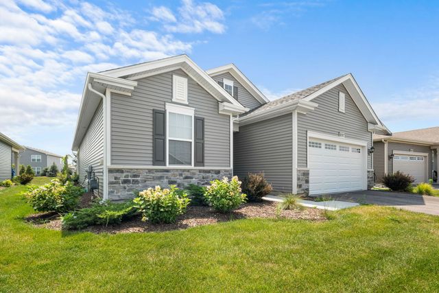 897 Plateau Drive, Pingree Grove, IL 60140