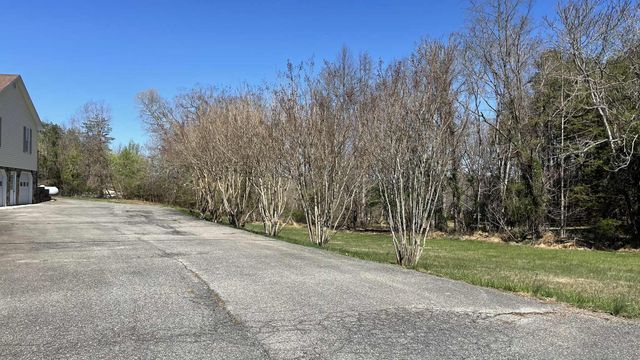107 Hemlock Shores DR, Goodview, VA 24095