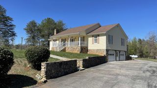 107 Hemlock Shores DR, Goodview, VA 24095